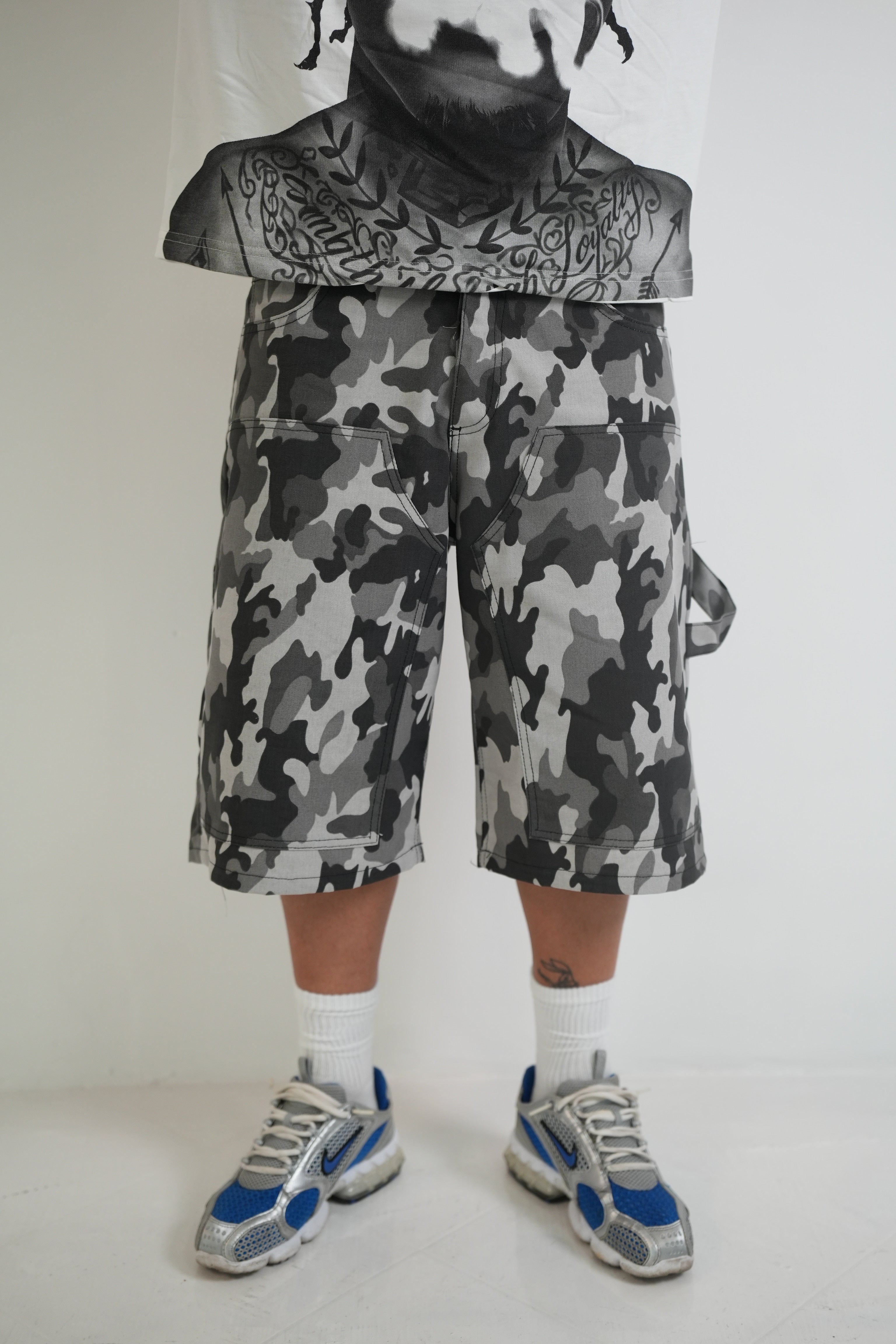 Short Militare grigio