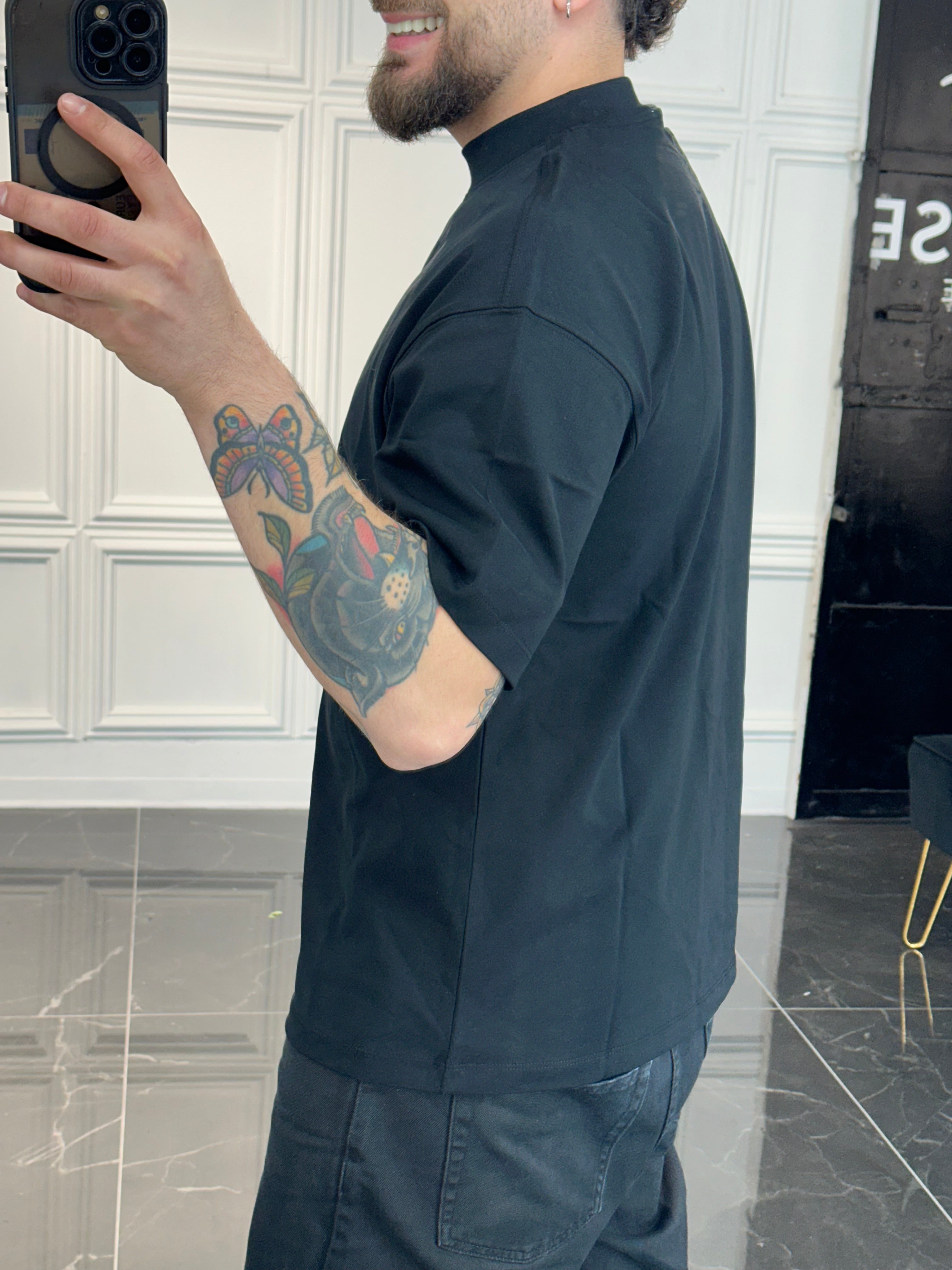T-shirt Premium girocollo nera