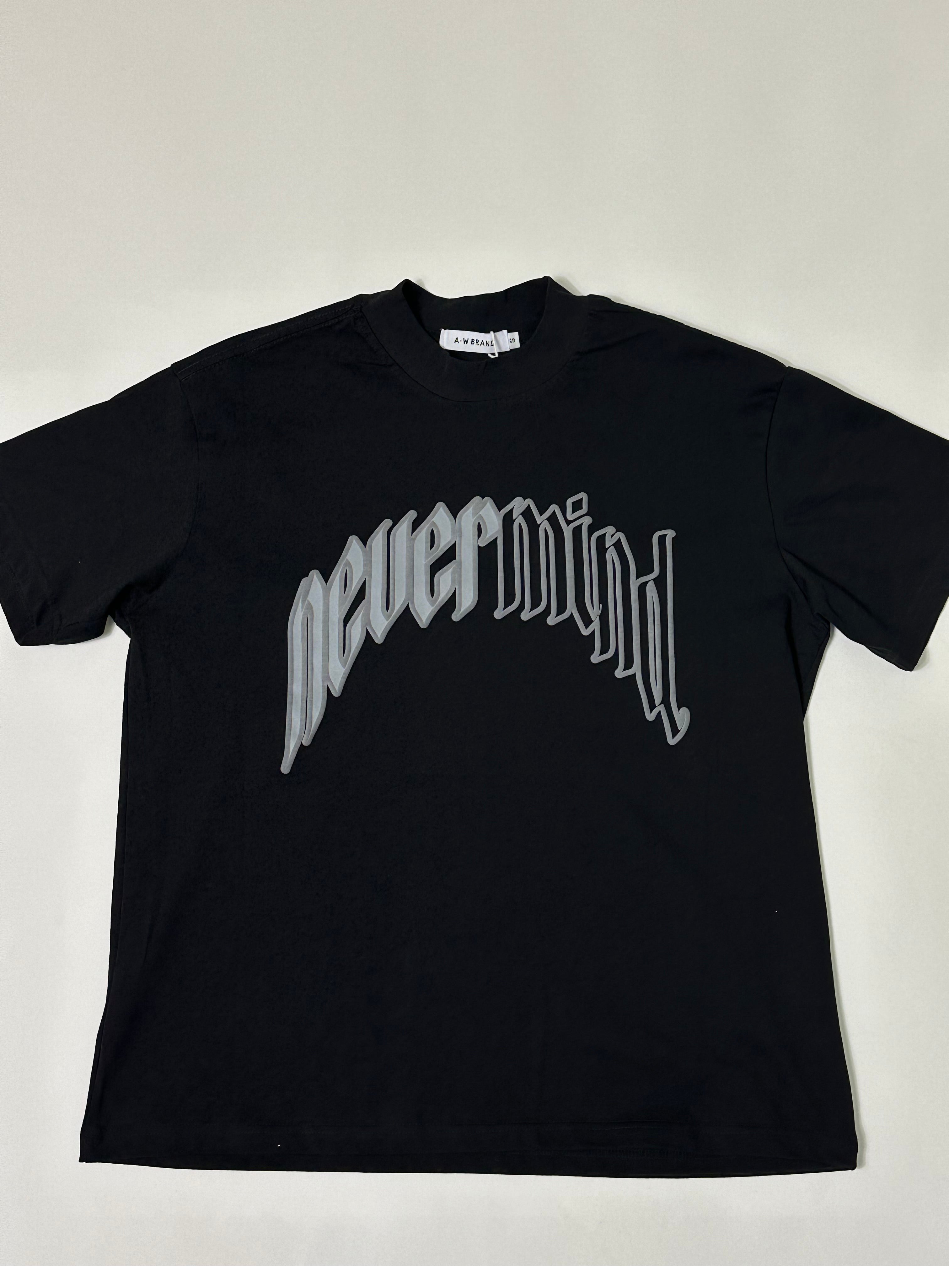 T-shirt Never Mind nera