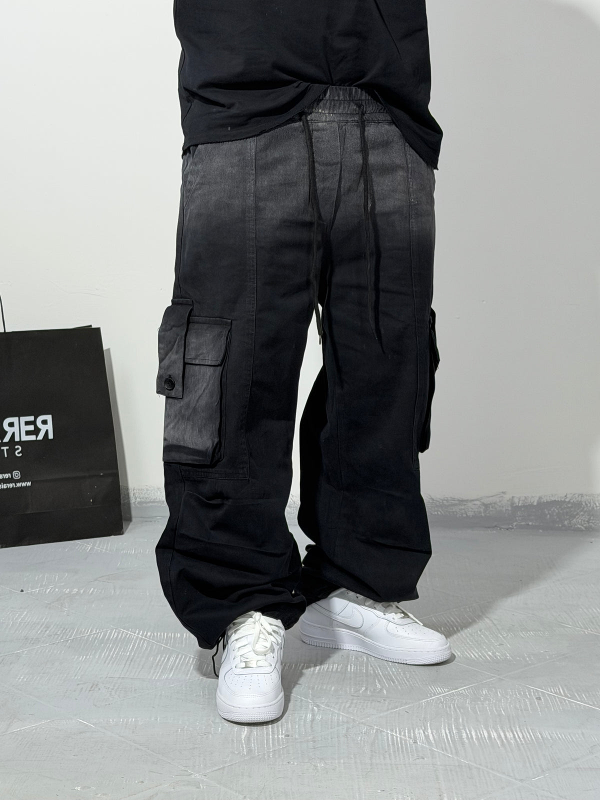Cargo 
Washed Black
